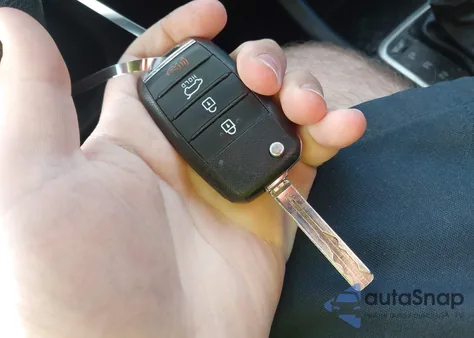 2020 Kia Sportage Lx z USA, uszkodzony, nr VIN KNDPM3ACXL7704778